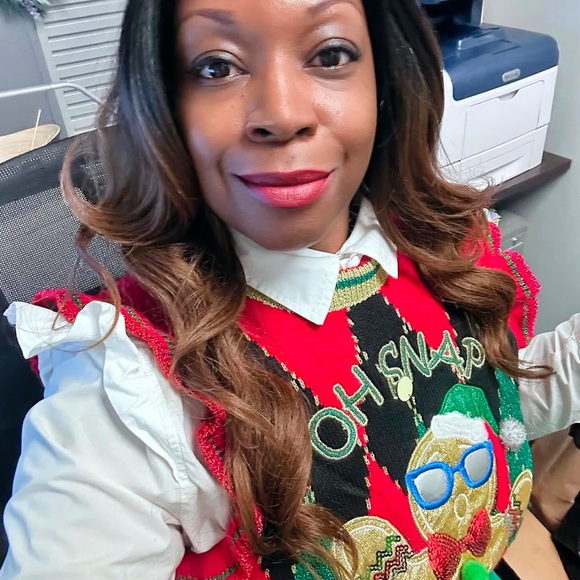 🤶🏾Festive Red 'Oh Snap' Sweater🎄 - Picture 1 of 2